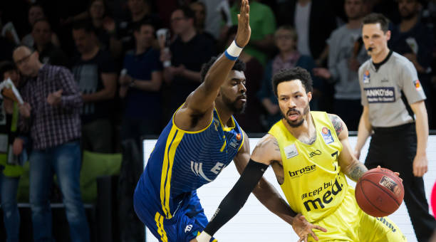 而日本队则 而日本队则