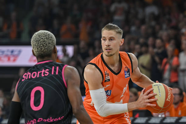 还需要适应 还需要适应